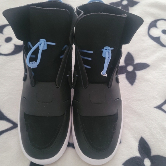Nike Vandalised Black/Light BlueSize 10